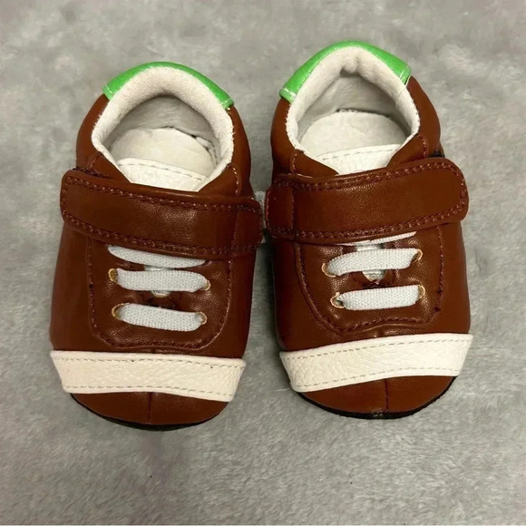 Jack and Lily-NWOT Leather baby/newborn Shoes-Football Design. 0-6 months - Picture 2 of 6